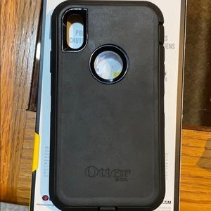 iPhone XR- Otterbox defender case